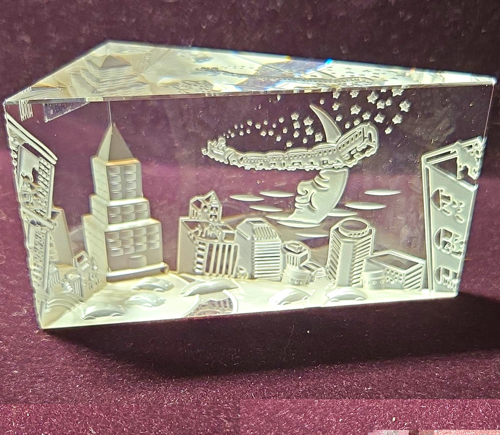 Vintage HOYA Museum Crystal Prism Paperweight City Skyline Moon Japan 24% PbO